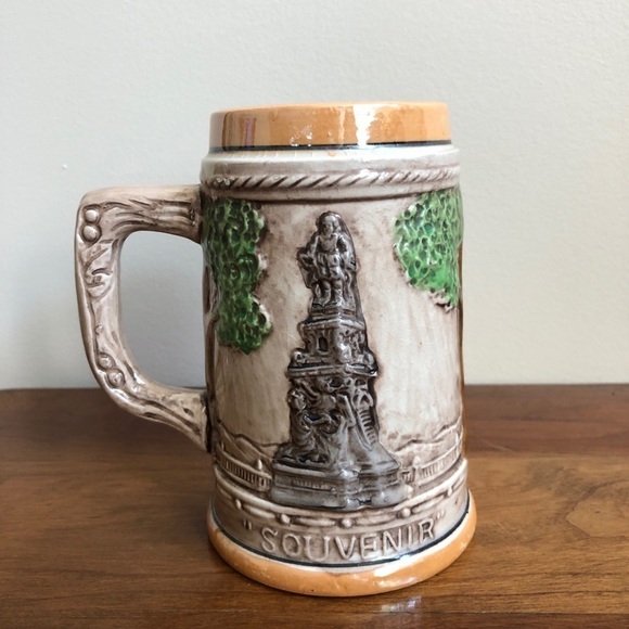 VINTAGE Quebec souvenir stein - Picture 2 of 8